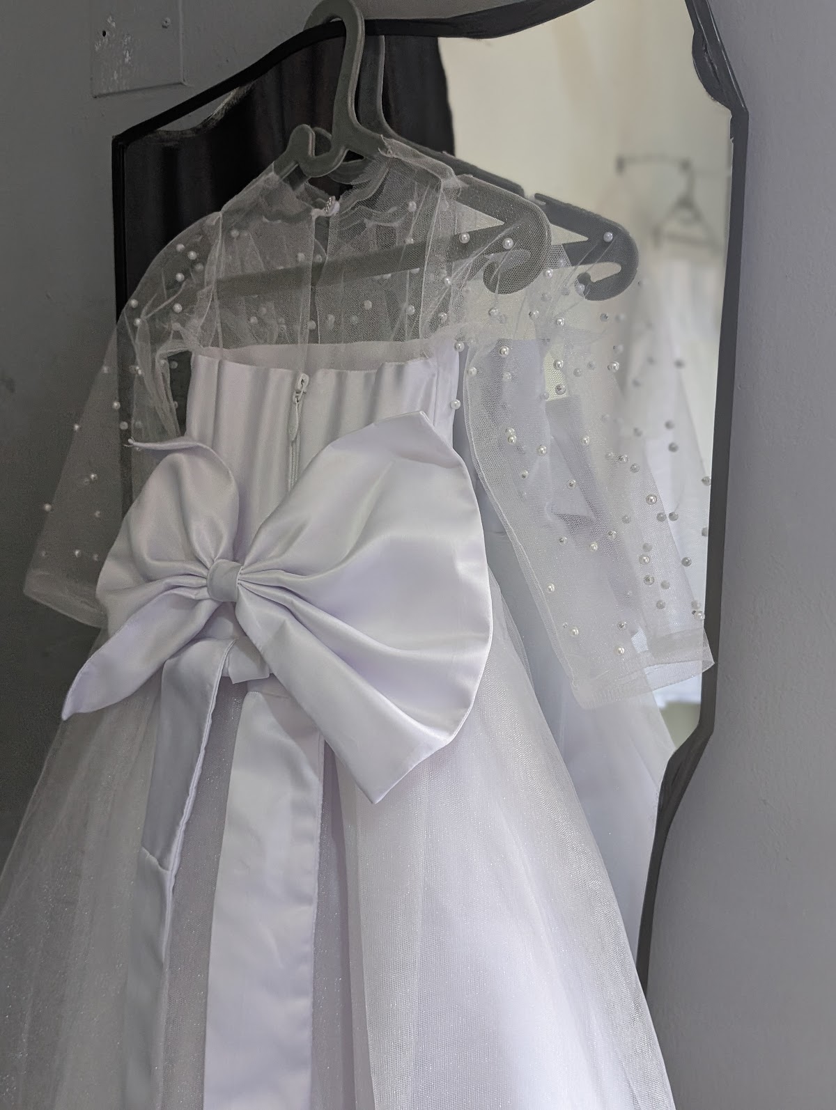 Modeste bridal piece