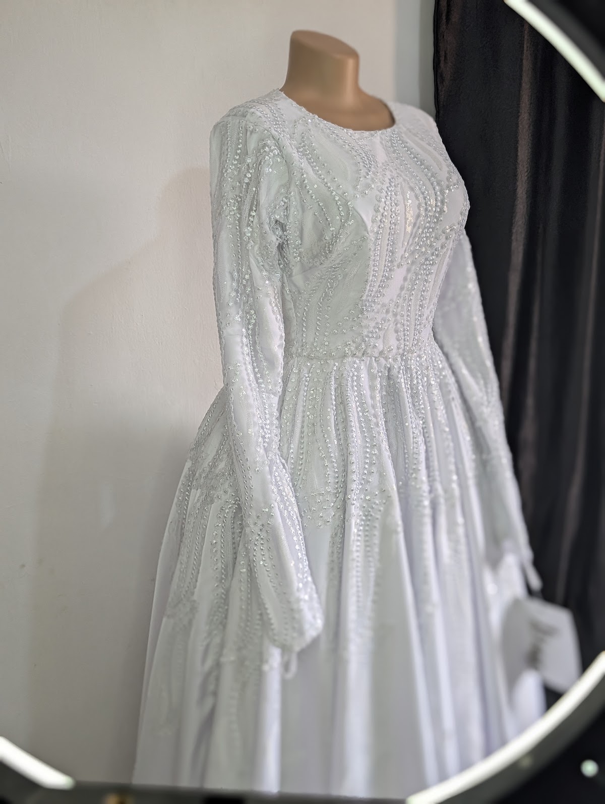 Modeste bridal piece