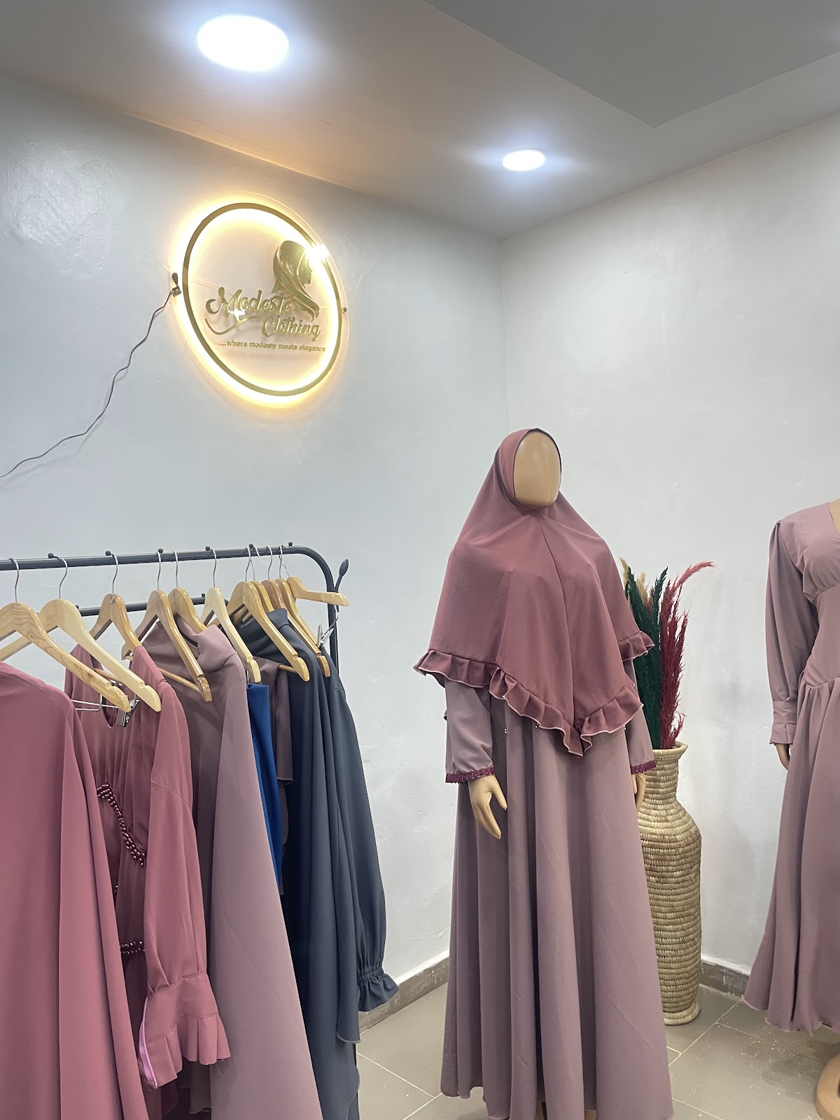 Modeste Afeefa frill set and occasion display